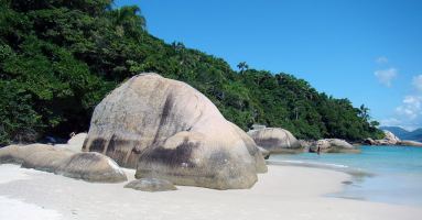 Playa en la Isla de Campeche, Florianópolis