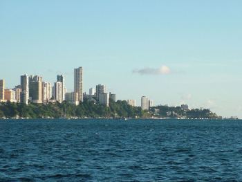 edificios del "corredor da vitoria" desde el mar